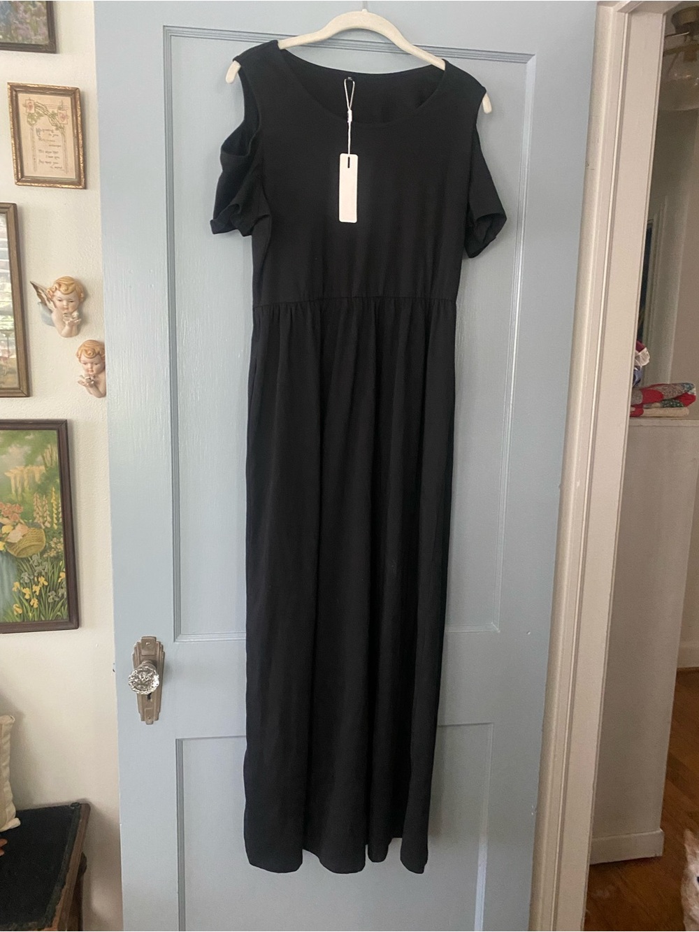 Styleword Classic Black Cold-Shoulder Maxi Dress - Elegant Everyday Style